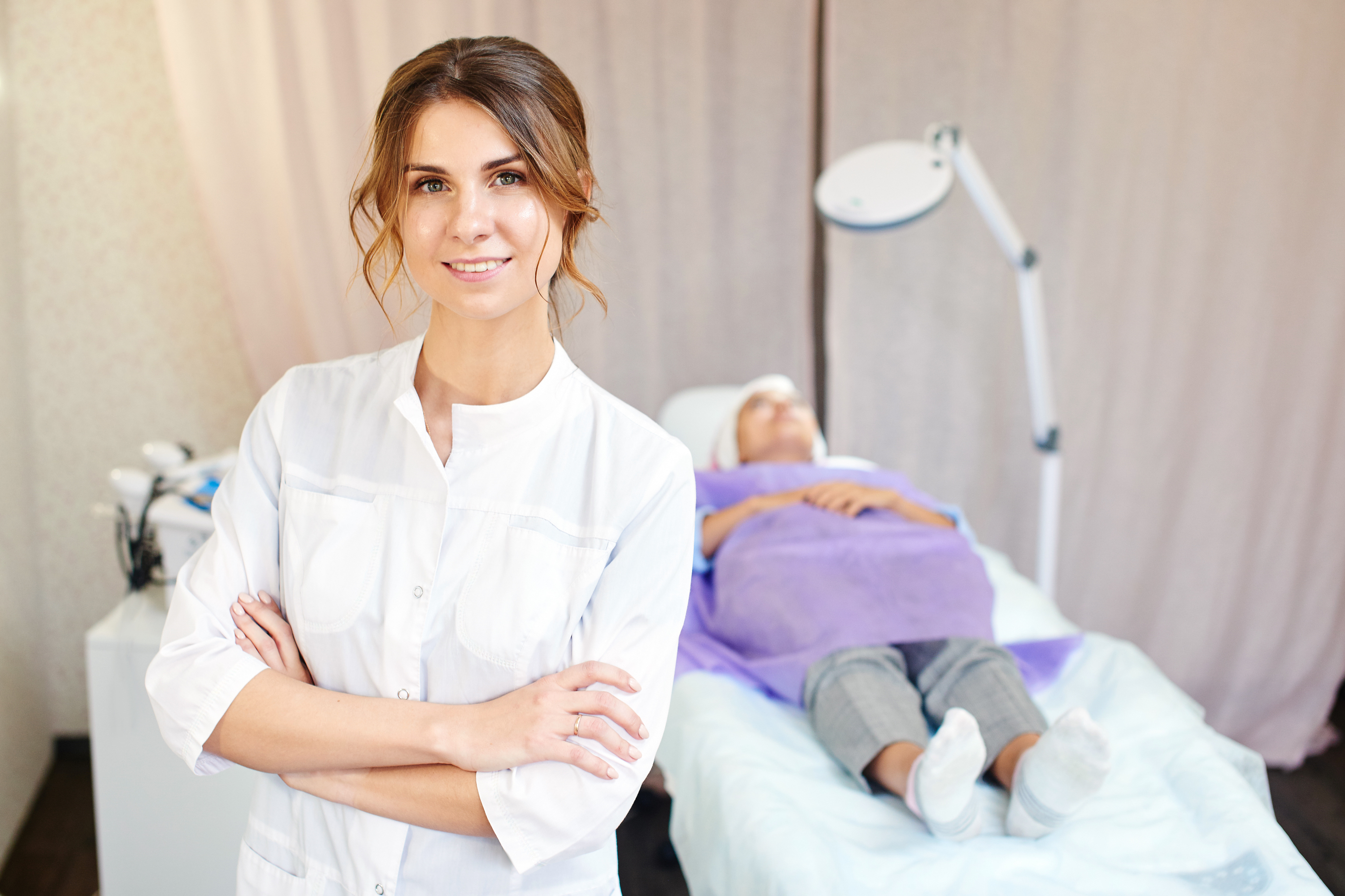 Lebenslanges Lernen im Beauty-Business: Wie gezielte Weiterbildung Ihre Karriere transformiert